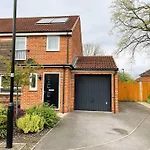 3 Bed House Near Centre With Off Road Parking *