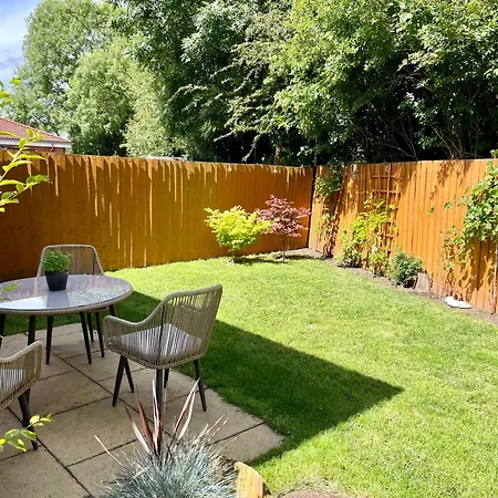 3 Bed House Near Centre With Off Road Parking