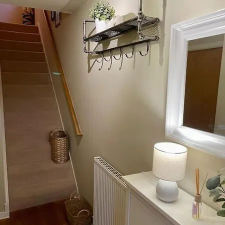 3 Bed House Near Centre With Off Road Parking *