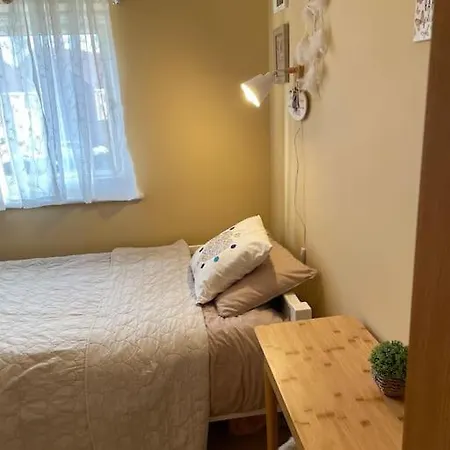 Holiday home 3 Bed House Near Centre With Off Road Parking