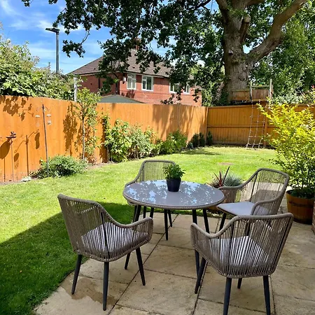 3 Bed House Near Centre With Off Road Parking