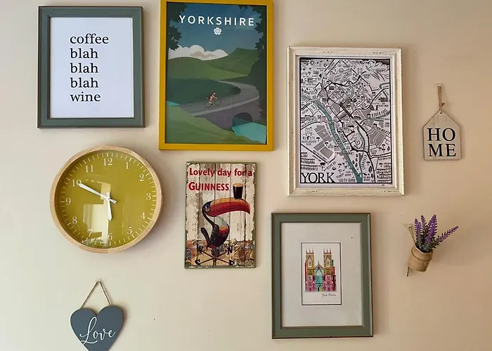 Vakantiehuis 3 Bed House Near Centre With Off Road Parking York