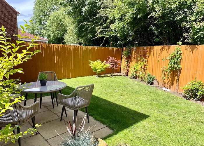 3 Bed House Near Centre With Off Road Parking