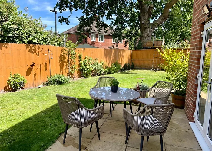 3 Bed House Near Centre With Off Road Parking