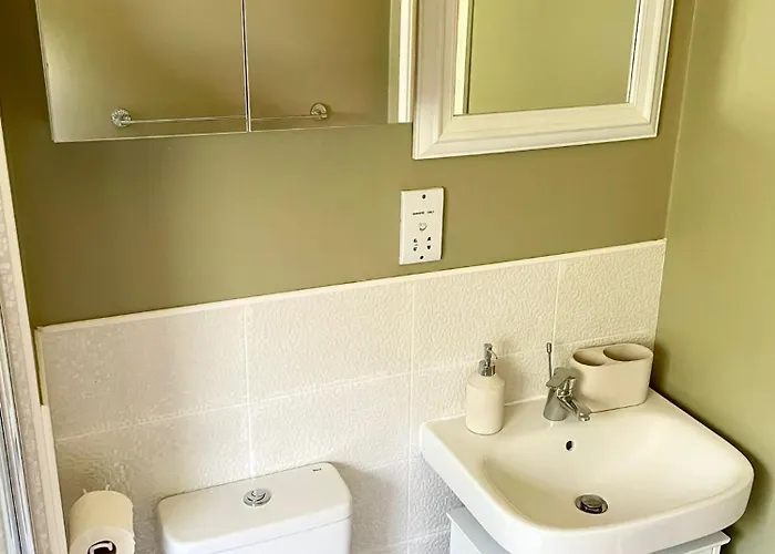 3 Bed House Near Centre With Off Road Parking